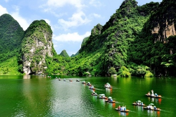 Exploring Ninh Binh: A Comprehensive Guide to Traveling from Hanoi (Part 1)
