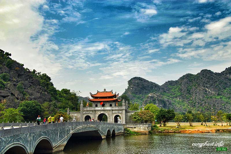 Discover Ninh Binh: A Comprehensive Travel Guide