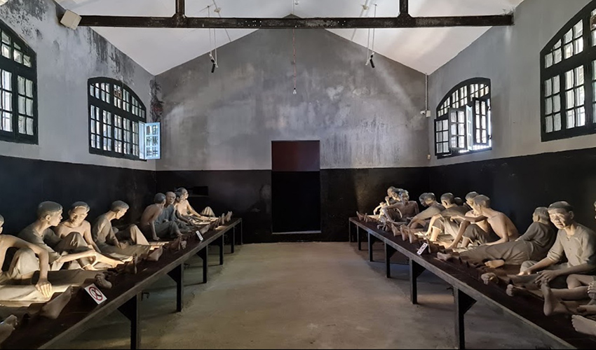 VNO Hoa Lo Prison1