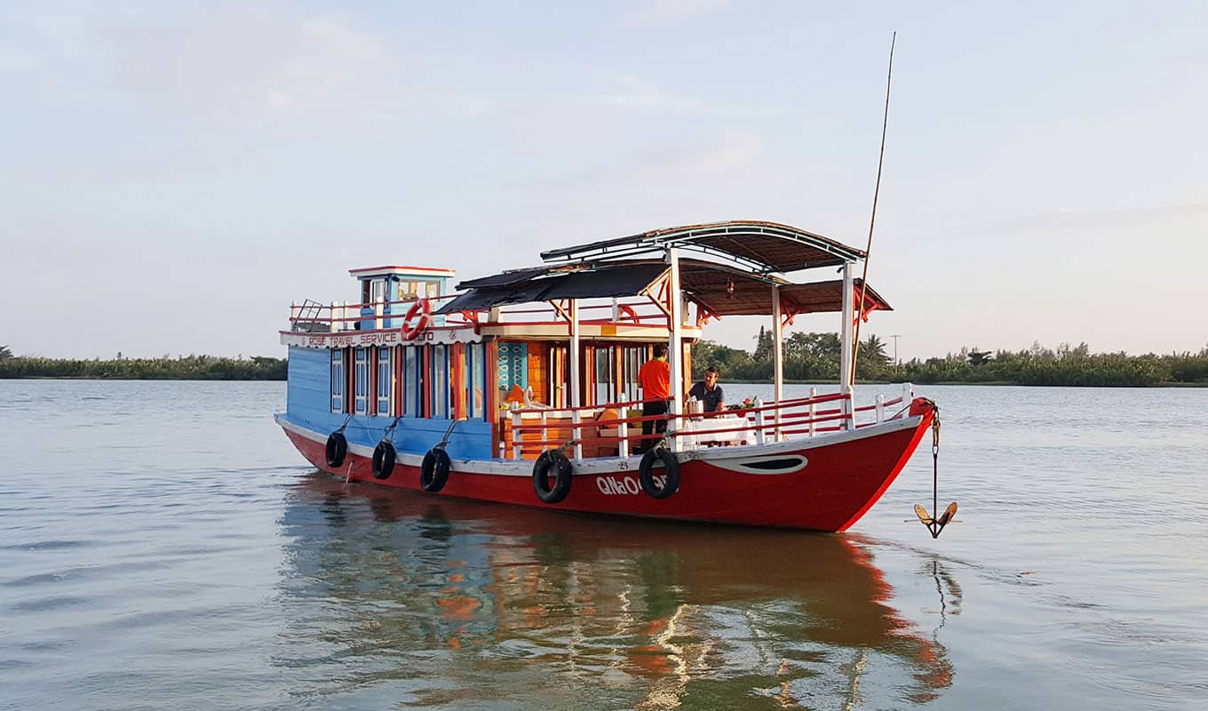 boat-on-Thu-Bon boat on Thu Bon