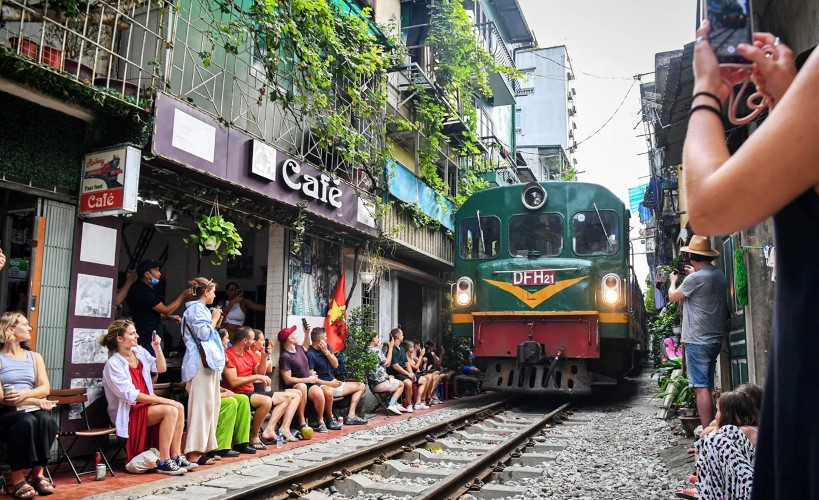 coffe train street