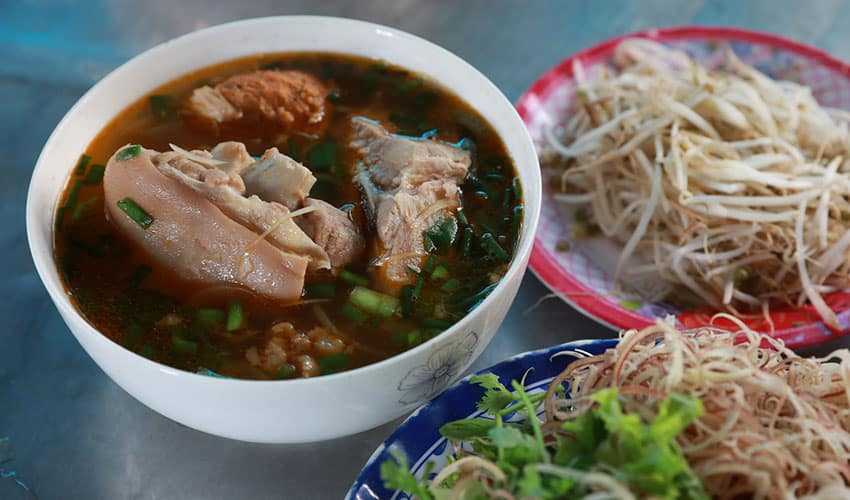 delious bun bo hue