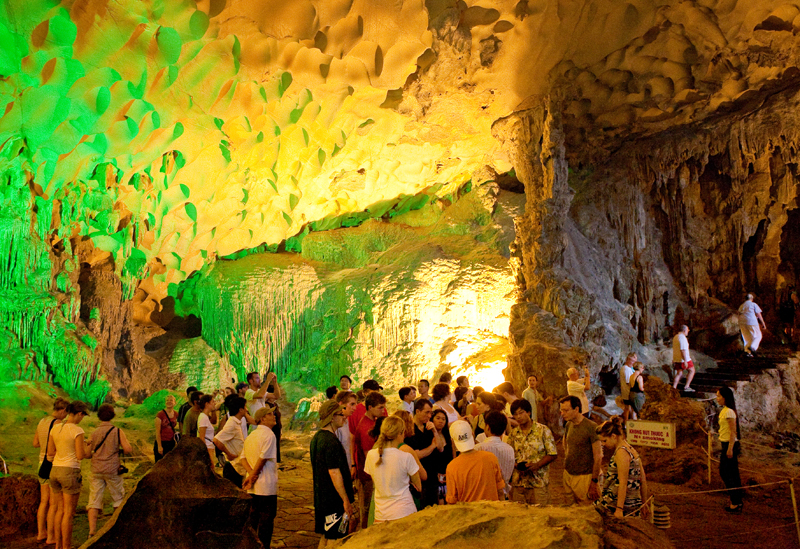 ha long cave