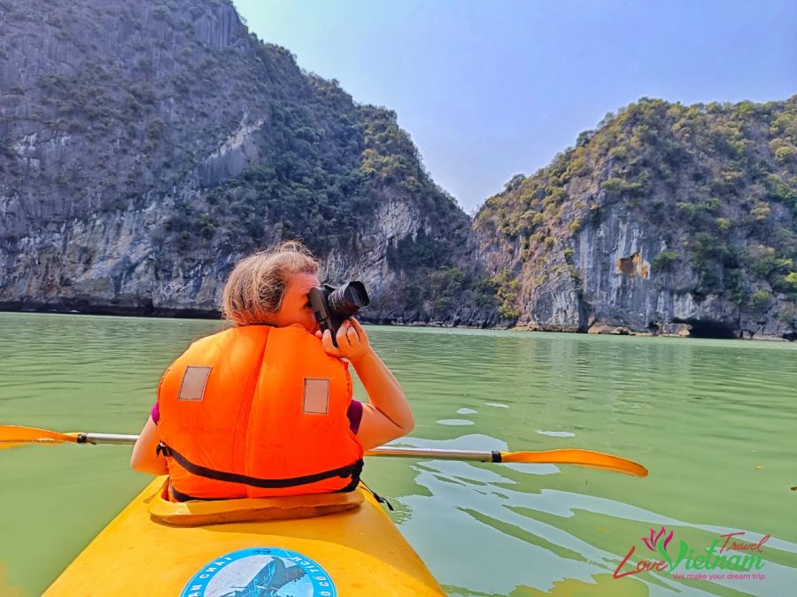 kayking ha long bay