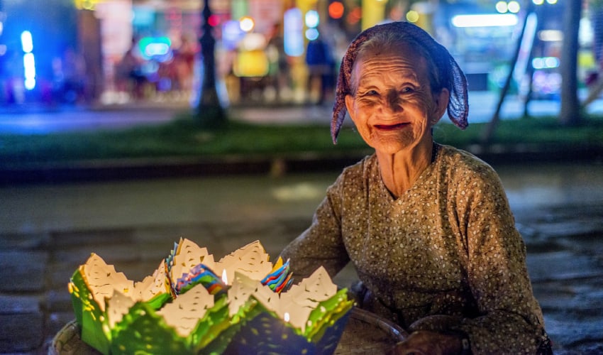 people hoi an